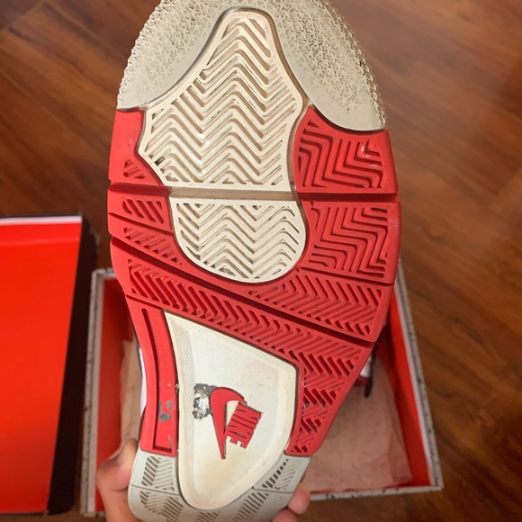 Jordan 4 Fire Red (2020) - Picture 8 of 11